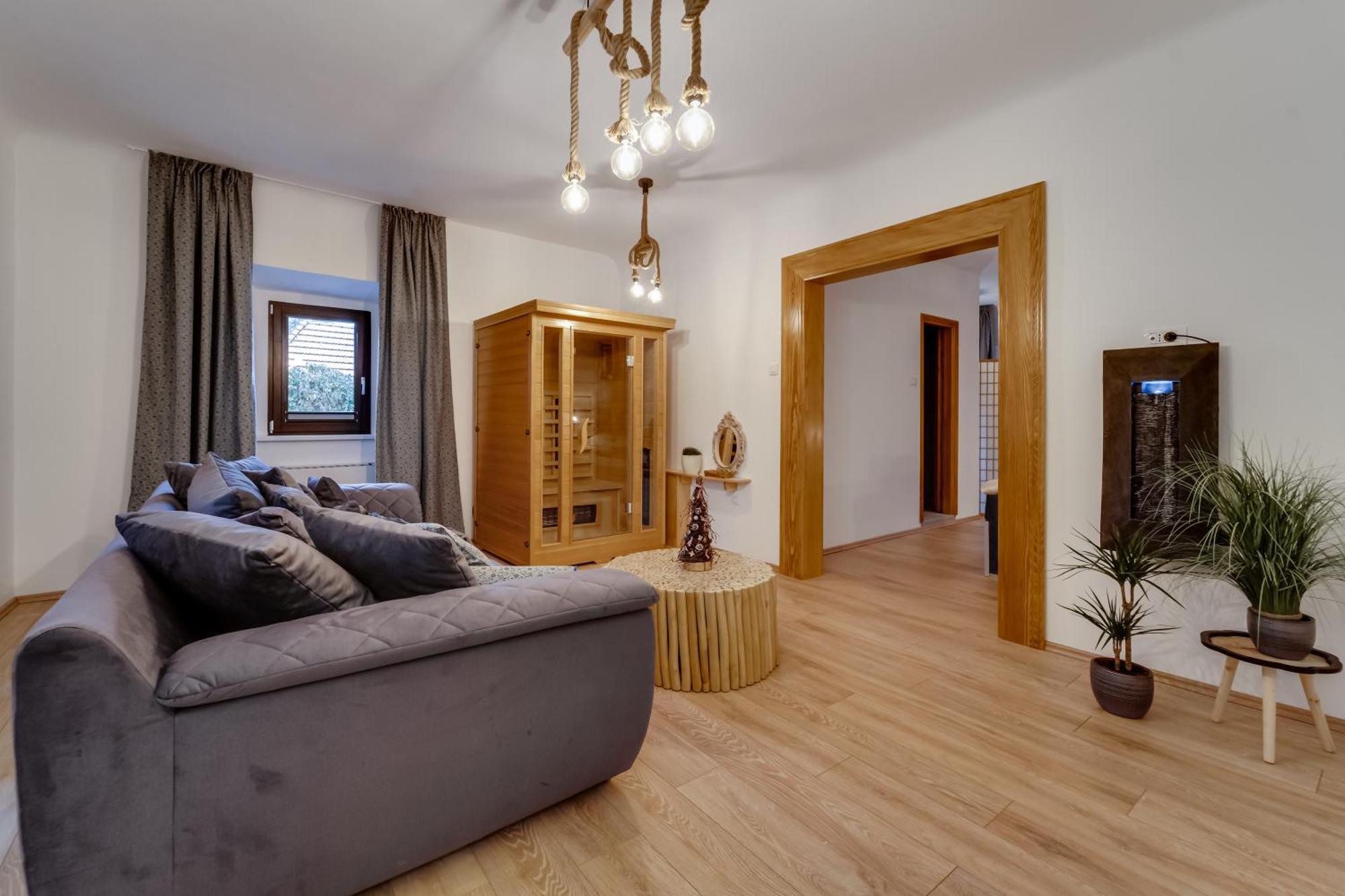 Bed and Breakfast Sobe Ela Fužine Habitación foto